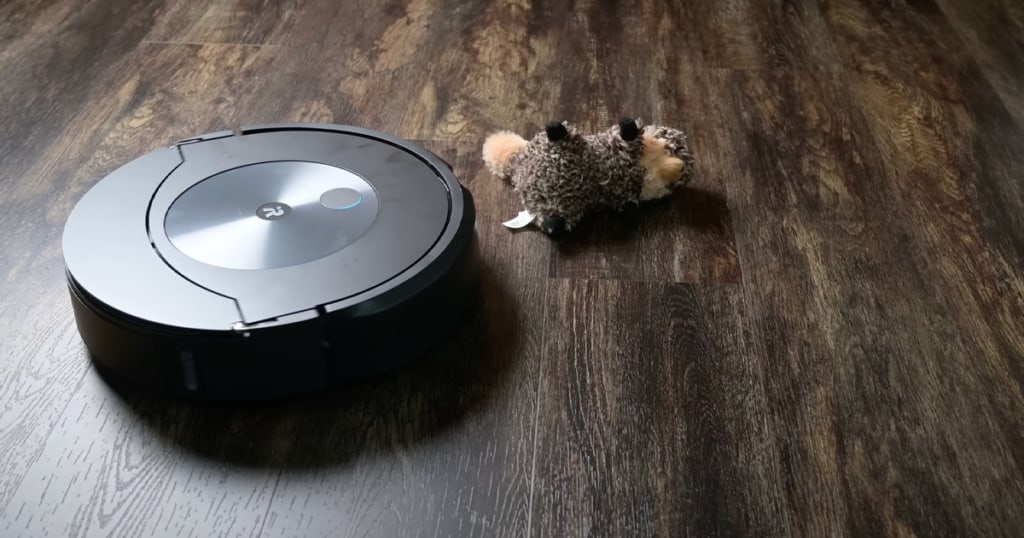 Roomba Combo j7+ Avoiding an Obstacle