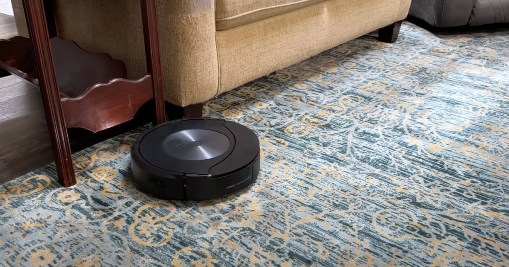 Vacuuming Carpet - iRobot Roomba Combo j7+
