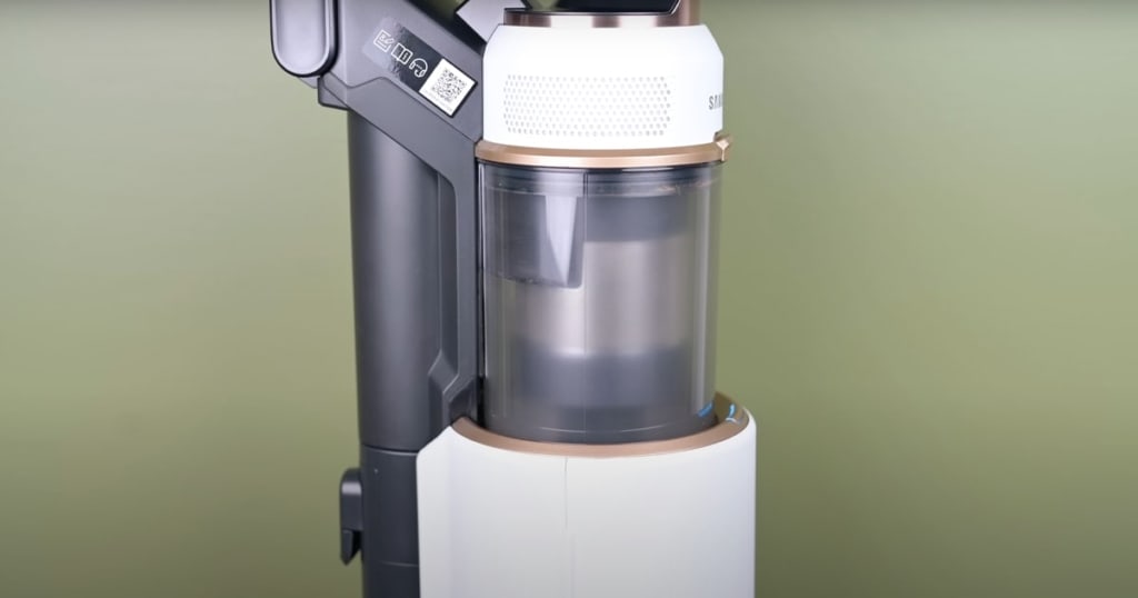 Clean Station Emptying Bespoke Jet Dust Bin