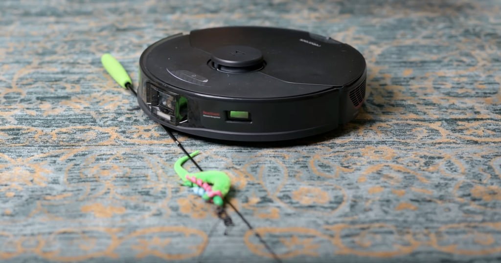 Confused Robot Vacuum with Obstacle Avoidance