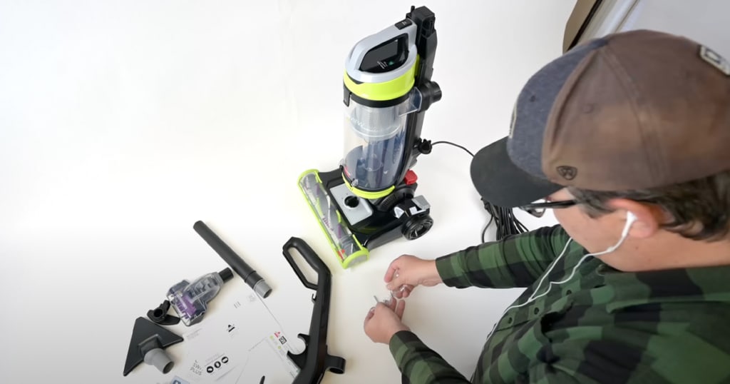 Assembling the Bissell CleanView Swivel Pet