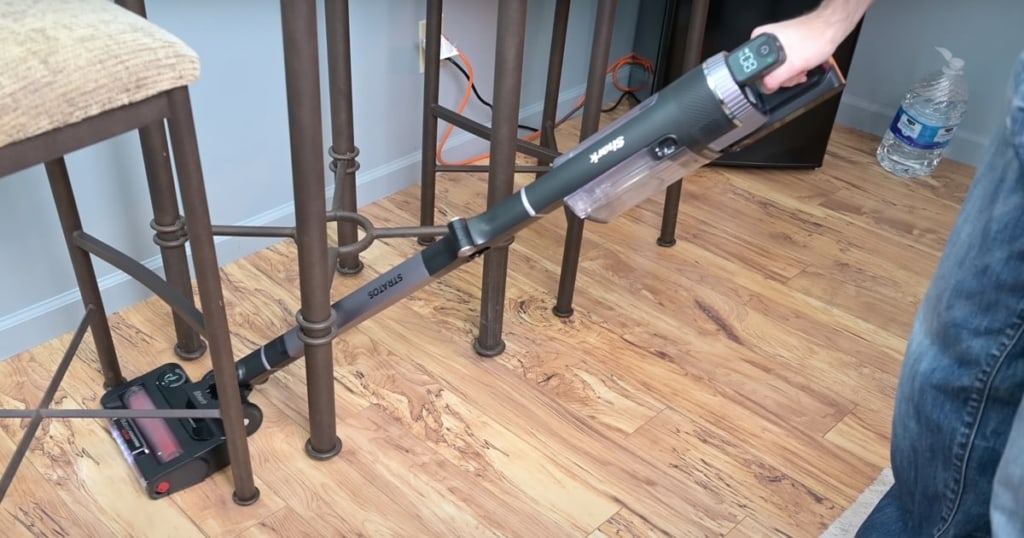 Vacuuming Between Charis with Shark Stratos Cordless