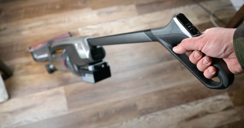 The Hoover ONEPWR Evolve Pet Elite is lightweight and easy to use