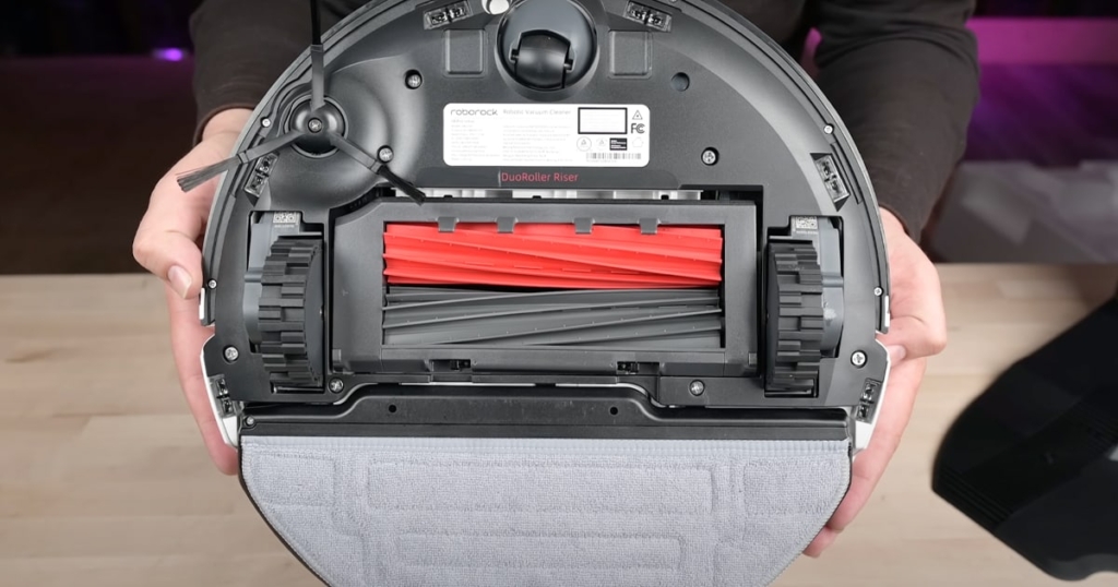 Ревю на Roborock S8 Pro Ultra • Колко добър е? • Вакуумни войни 17 Нова четка DuoRoller Riser - преглед на Roborock S8 Pro Ultra