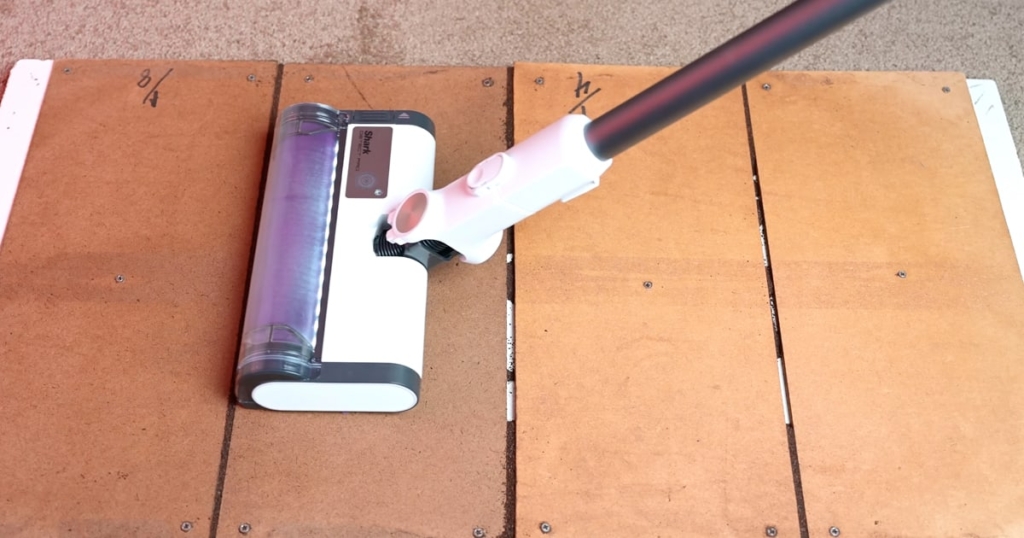 Shark Detect Pro Cordless Performing Crevice Pickup Test